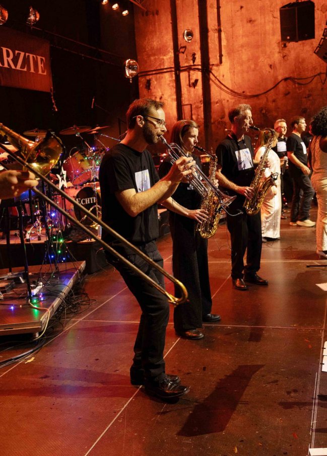 7999-Buehne-Blaeser-scaled